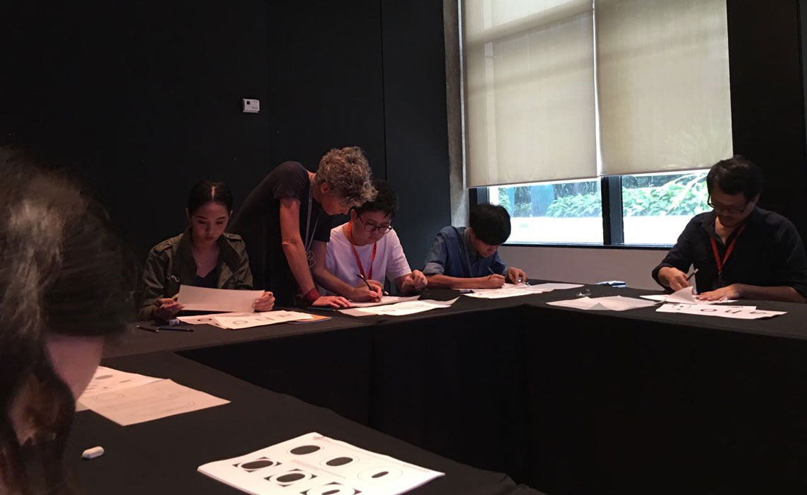 Veronika Burian giving a type design workshop in Thailand.